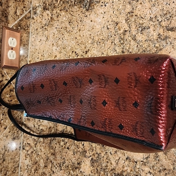 MCM Metallic Scooter Red Medium Kira NS Shopper Tote - Picture 7 of 16